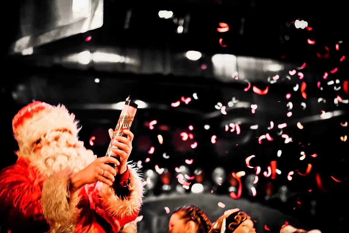 миллионы огней на елках зажжет песня. елка в ставрополе 2022. миллионы огней на елках зажжет песня. бибси зажигает. елочка зажглась.