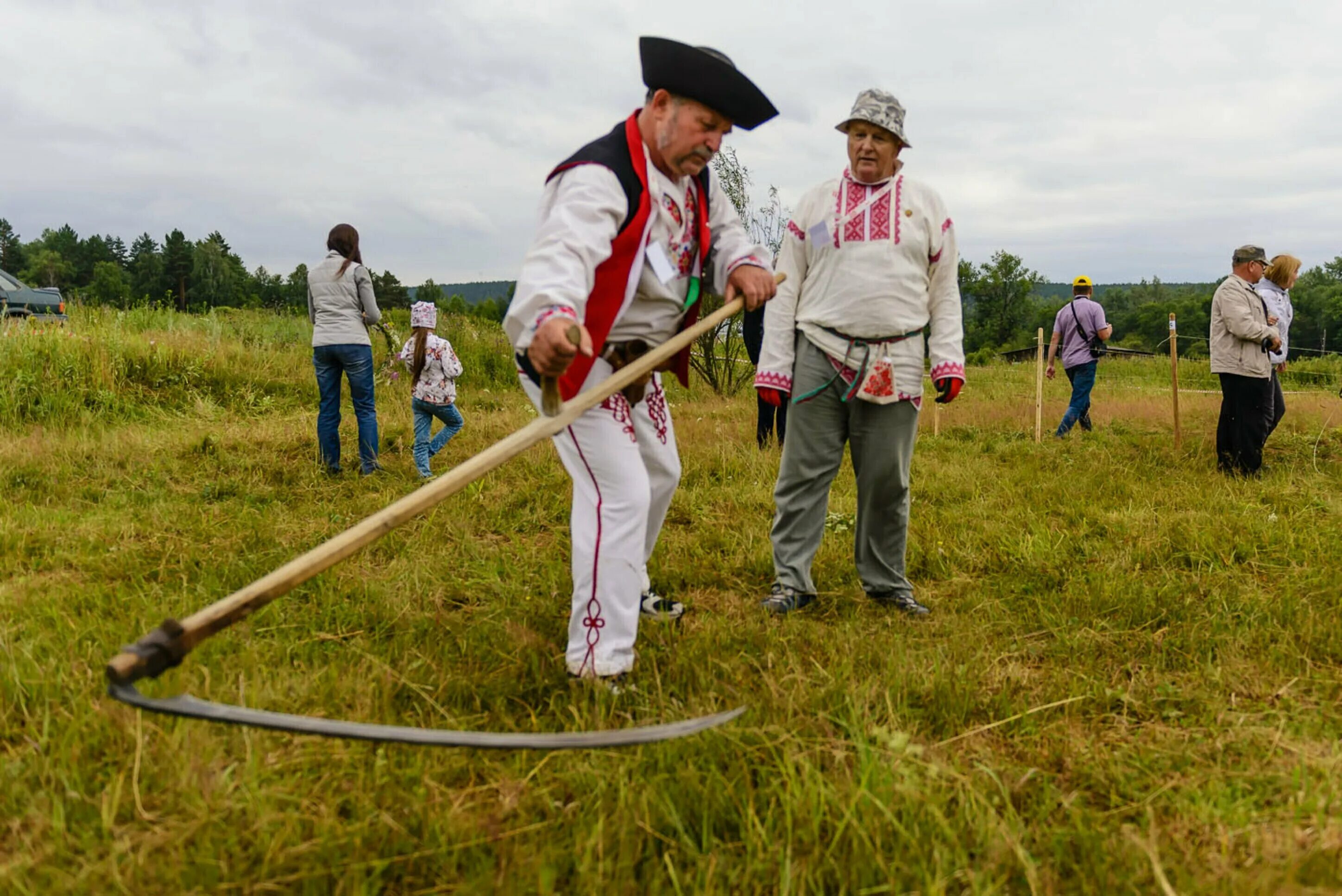 Самурай и японские ворота. Ворота тории хиросима. Выдерживший. Хиросима и нагасаки ворота. Перекрытия деревянные неоштукатуренные.