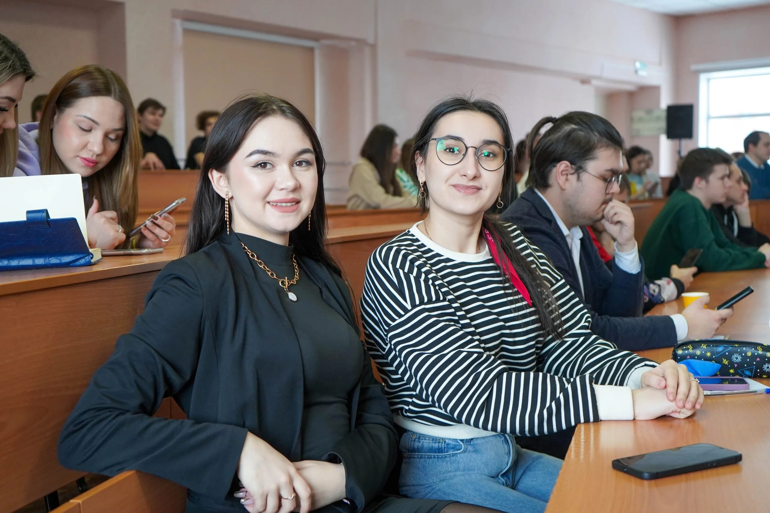 Финансовый университет при правительстве предзачисление бюджет. Университет бизнеса в уфе. уунит уфа университет внутри. уунит уфа университет стилист вуз. уунит институт природы и человека.