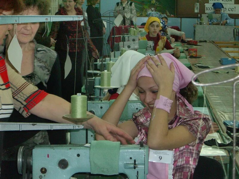 цех по пошиву. швея абакан. швея абакан. швейная фабрика черногорск. профессии на швейной фабрике.