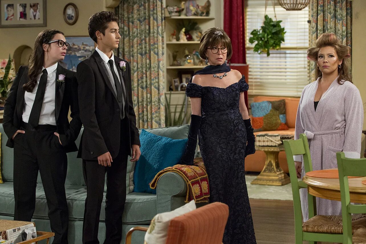 One day at a time перевод. One day at a time сериал. живи сегодняшним днем сериал. живем сегодняшним днем сериал 2017–2020. один день фильм.