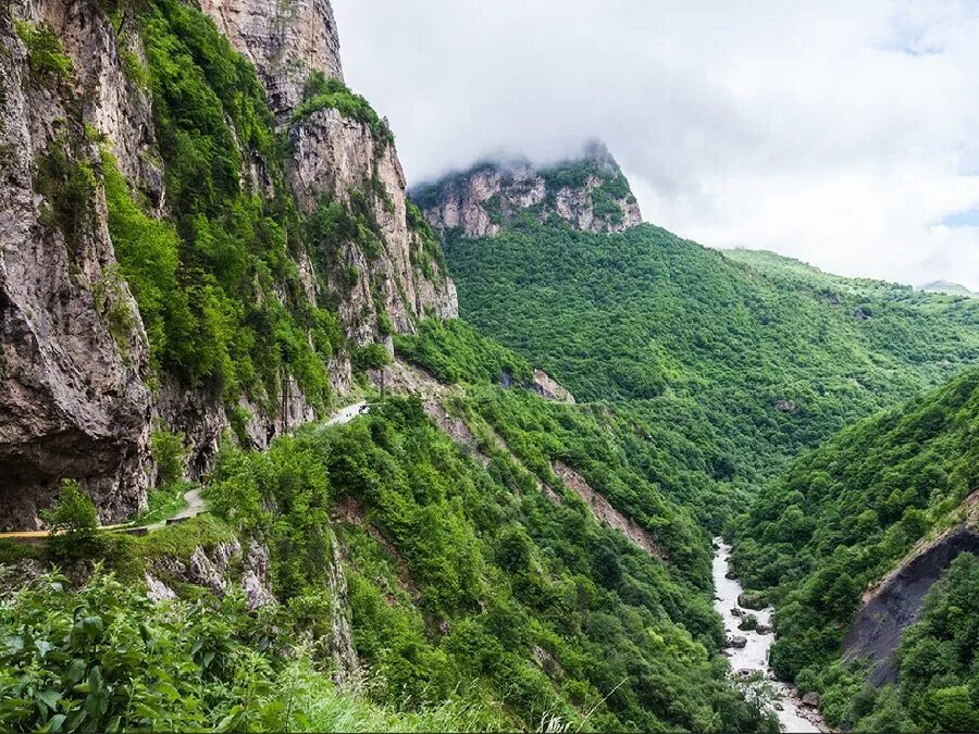 Черек. Черекское ущелье кабардино-балкария. черекская теснина кабардино балкария. черкесская теснина. чегемские водопады кабардино-балкария.