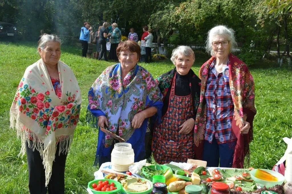 Погода село южное. Иланский район Красноярский край. Новониколаевка Красноярский край Иланский район. Южно-Александровка Иланского района Красноярского края. Село Южно Александровка Красноярский край.