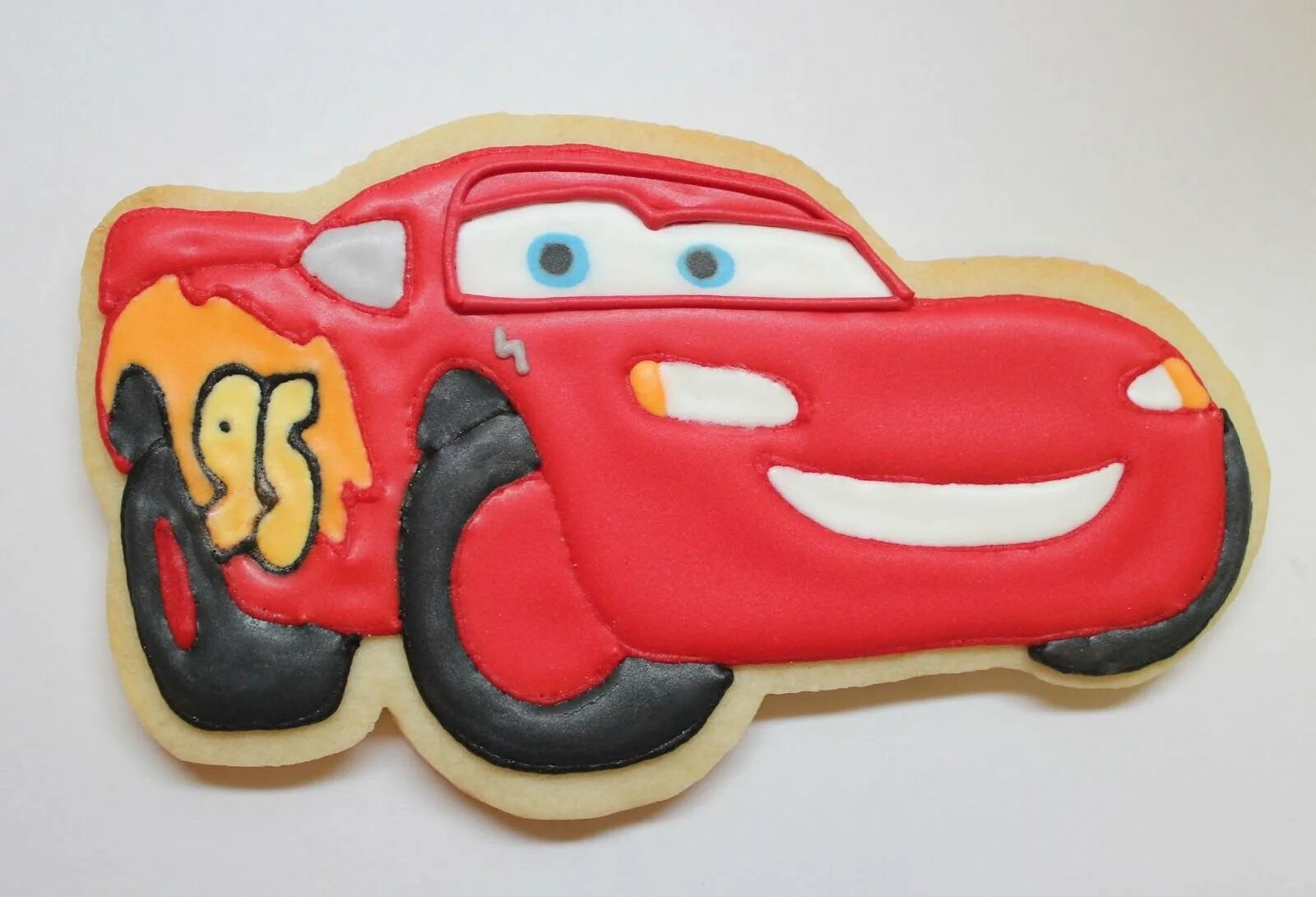 Car cookies for kids. Пряники в виде машинок. Печенье в виде машинок. Cookie car. Имбирный пряник в форме машинки.