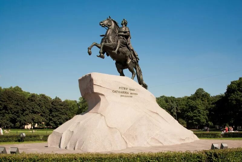 Памятник петру 1 в санкт-петербурге. Исторические памятники 2 класс. Памятники культуры москвы 4 класс. Рассказ о памятнике. Исторические памятники 2 класс.