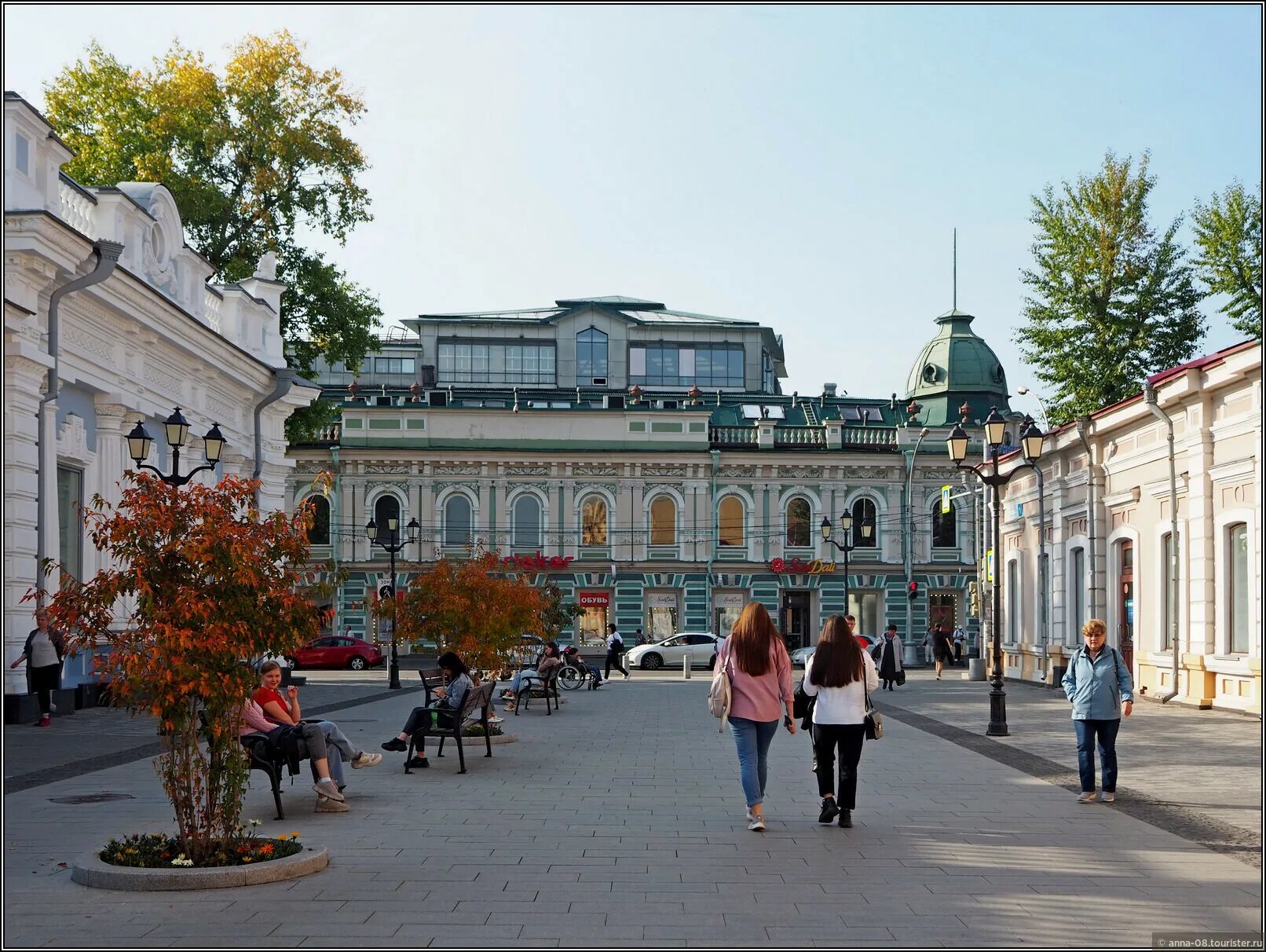 Урицкого иркутск торговый комплекс. Пешеходная улица в иркутске. Центральная улица иркутска. Иркутск пешеходная улица. Пешеходная улица в иркутске.