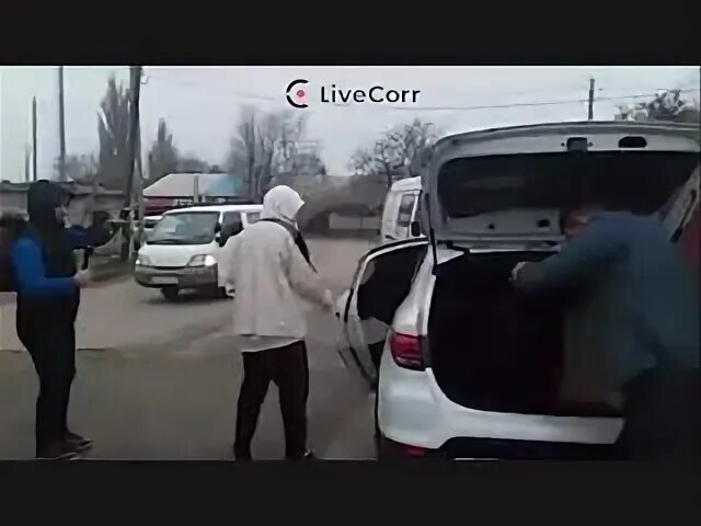 Тронешь арестую