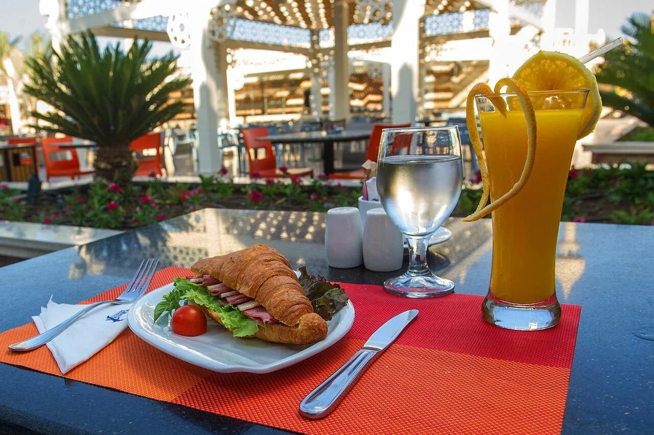 Il mercato hotel 5 шарм-эль-шейх. Royal albatros moderna 5* еда. Отель египет пирамиса шведский стол. Sentido reef oasis senses resort 5 еда. Шарм эль шейх питание.