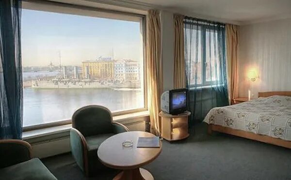 Гостиница Октябрьская 4* в Санкт-Петербурге, цены от 4320 руб. Официальный сайт 