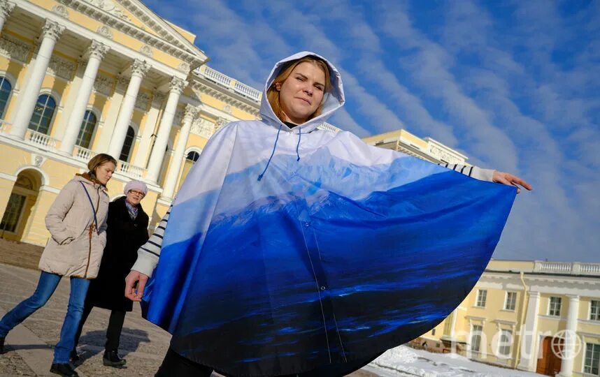 Созданию стало известно на. Дождевик русский музей.