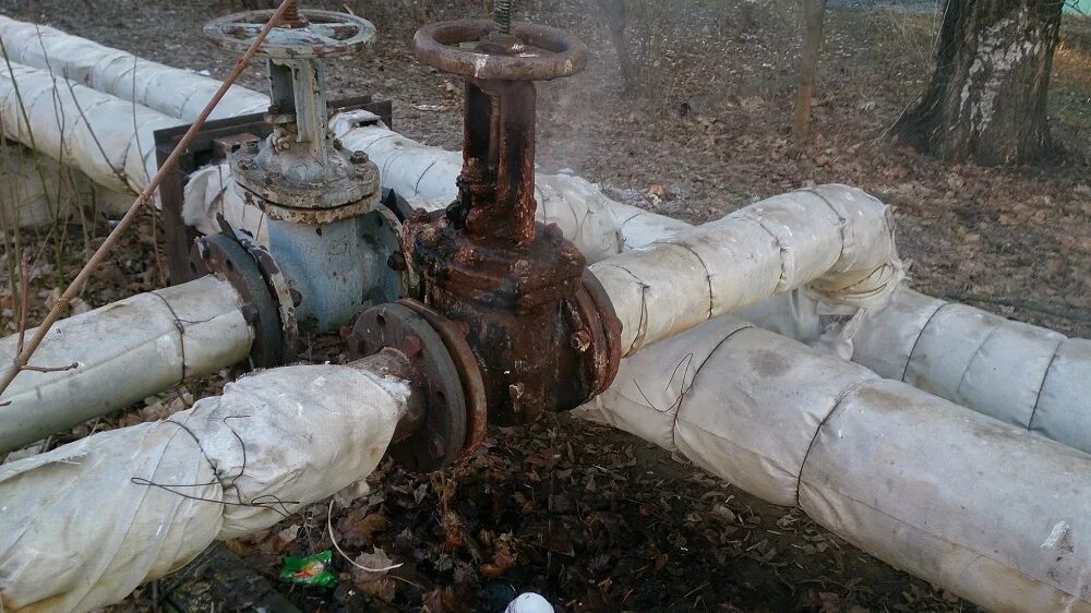 Задвижки теплосети. Задвижка теплосети. задвижка на теплотрассе. задвижки для тепловых сетей. теплоизоляция задвижек на теплотрассе.