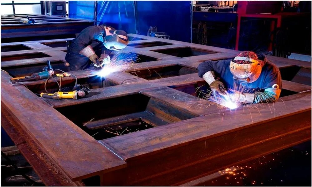 Профессия помощник сварщика. Цех сварки. Сварка аргоном. Сварочные технологии. Сварщик металлоконструкций.