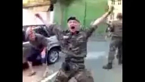 С размаху бьют в землю