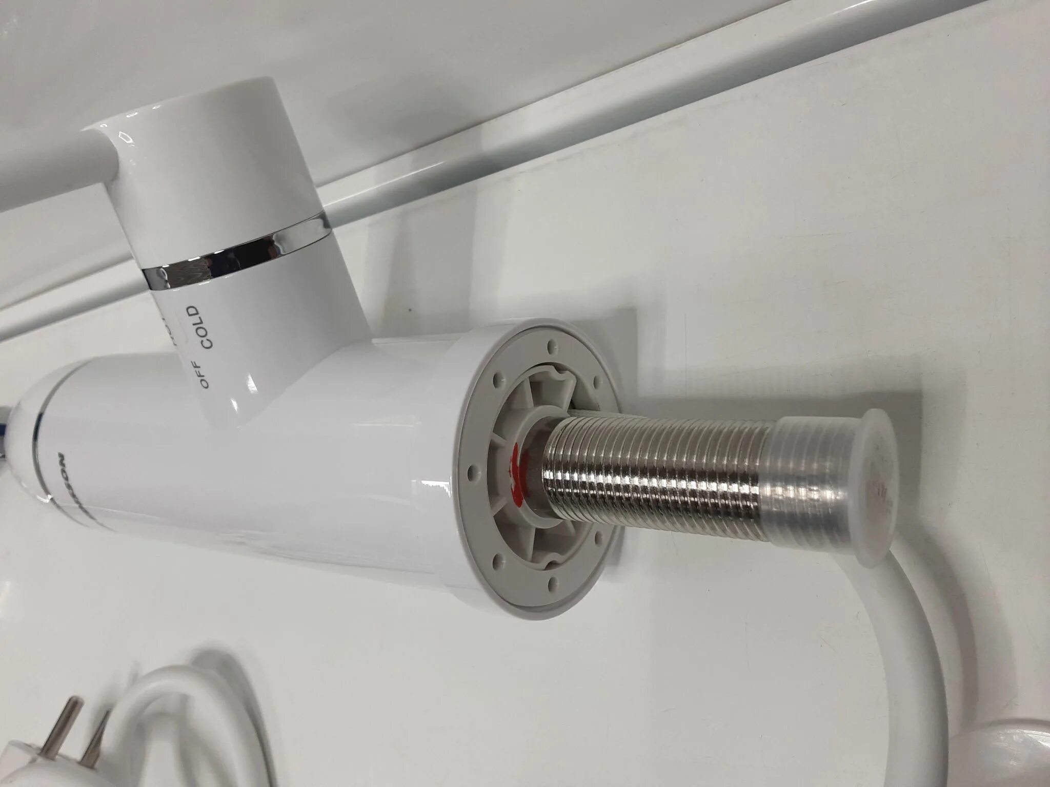 Проточный водонагреватель Delimano с LCD экраном 3 kWat