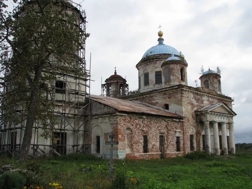 Поселок труженик. Николо Теребенский монастырь Тверская область. Тверская область Максатихинский район монастырь. Николо Теребенский женский монастырь Максатиха. Храм в Максатихе Тверская область.