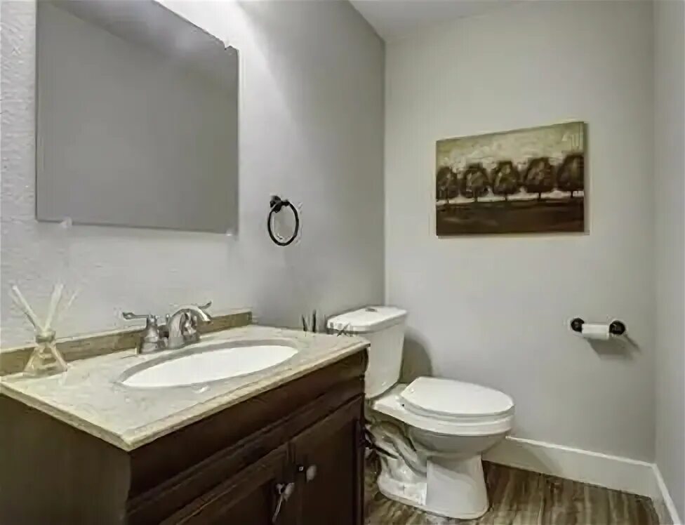 shutterstock_215259730 bathroom wainscoting Dining room wainscoting, Small bathr