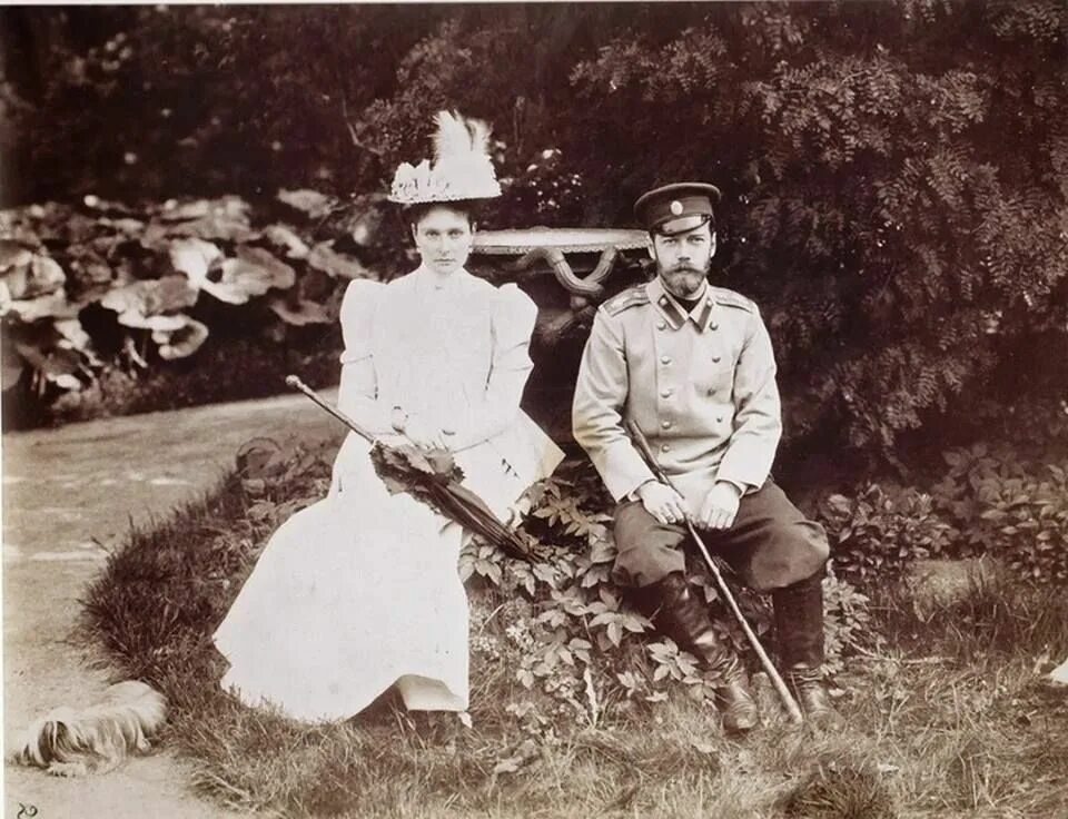 Alix , GD Olga , Nicholas - Livadia.