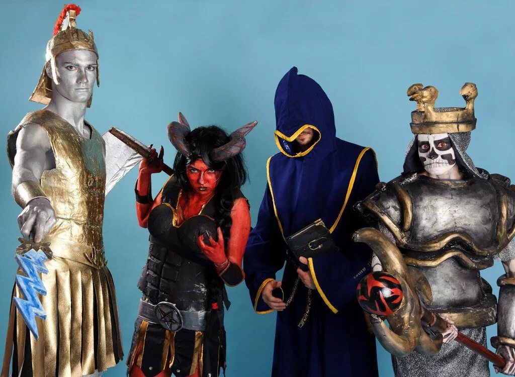 Портрет в мультипликационном стиле. Герои из героев меча и магии 3. Герои меча и магии 3 косплей. Фото 3 персонажей. Герои масс эффект 3.