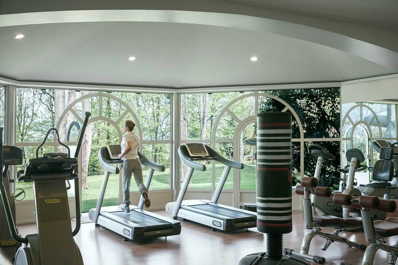 Отели в джунглях амазонки. Йога в саду. Espace 7920. Пич блоссом пхукет отель. Espace 7920.