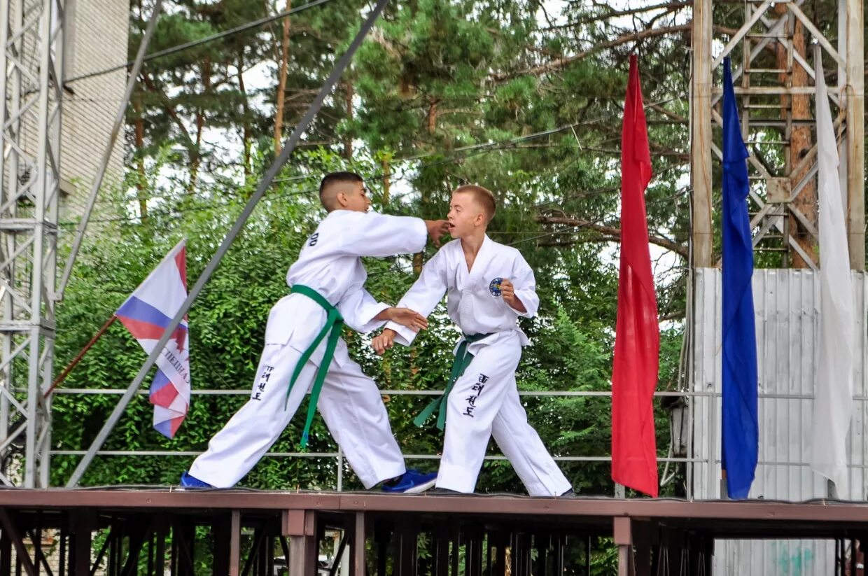 Погода в дальнереченске на 3 дня. Дальнереченск праздник. Спорт в Дальнереченске. Дальнереченск люди. Погода в Дальнереченске.