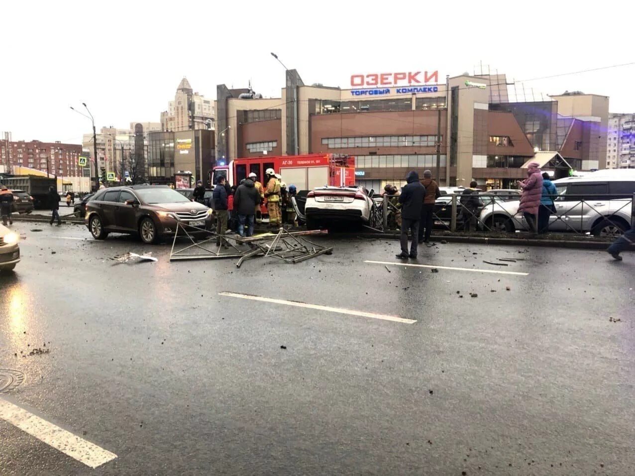 Происшествие в санкт петербурге сегодня и вчера. Дтп санкт-петербург вчера на выборгском шоссе. авария на санкт-петербургском шоссе сейчас. проишествия в санкт-петербург.