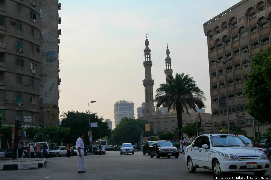 Температура в каире. Каир столица. Бенха Каир. Администрация города Каир. Каир богатые районы.