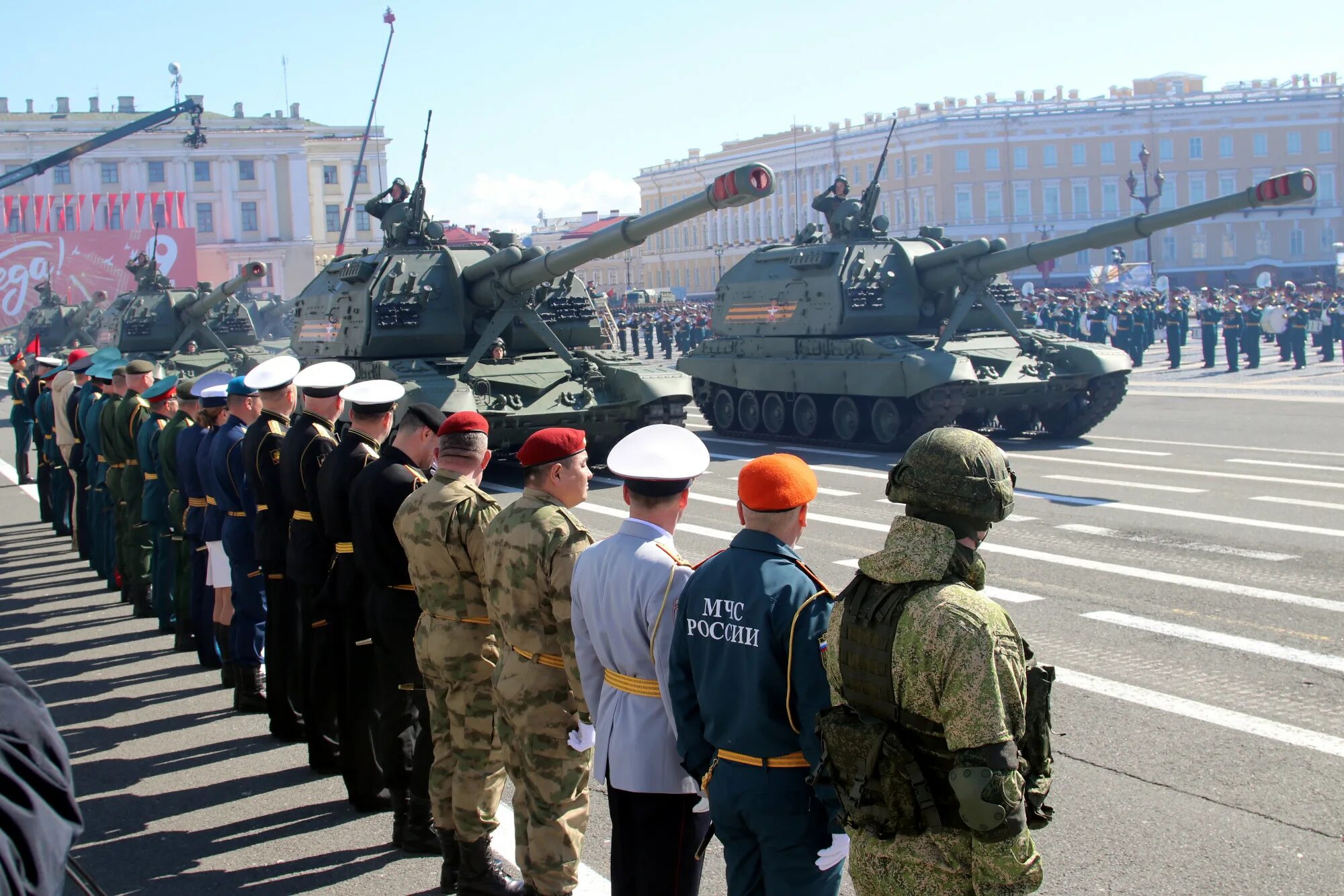 Парад Победы в Петербурге. Парад Победы на Дворцовой. Парад 9 мая в Санкт-Петербурге. Военный парад 9 мая. Парад 9 мая спб