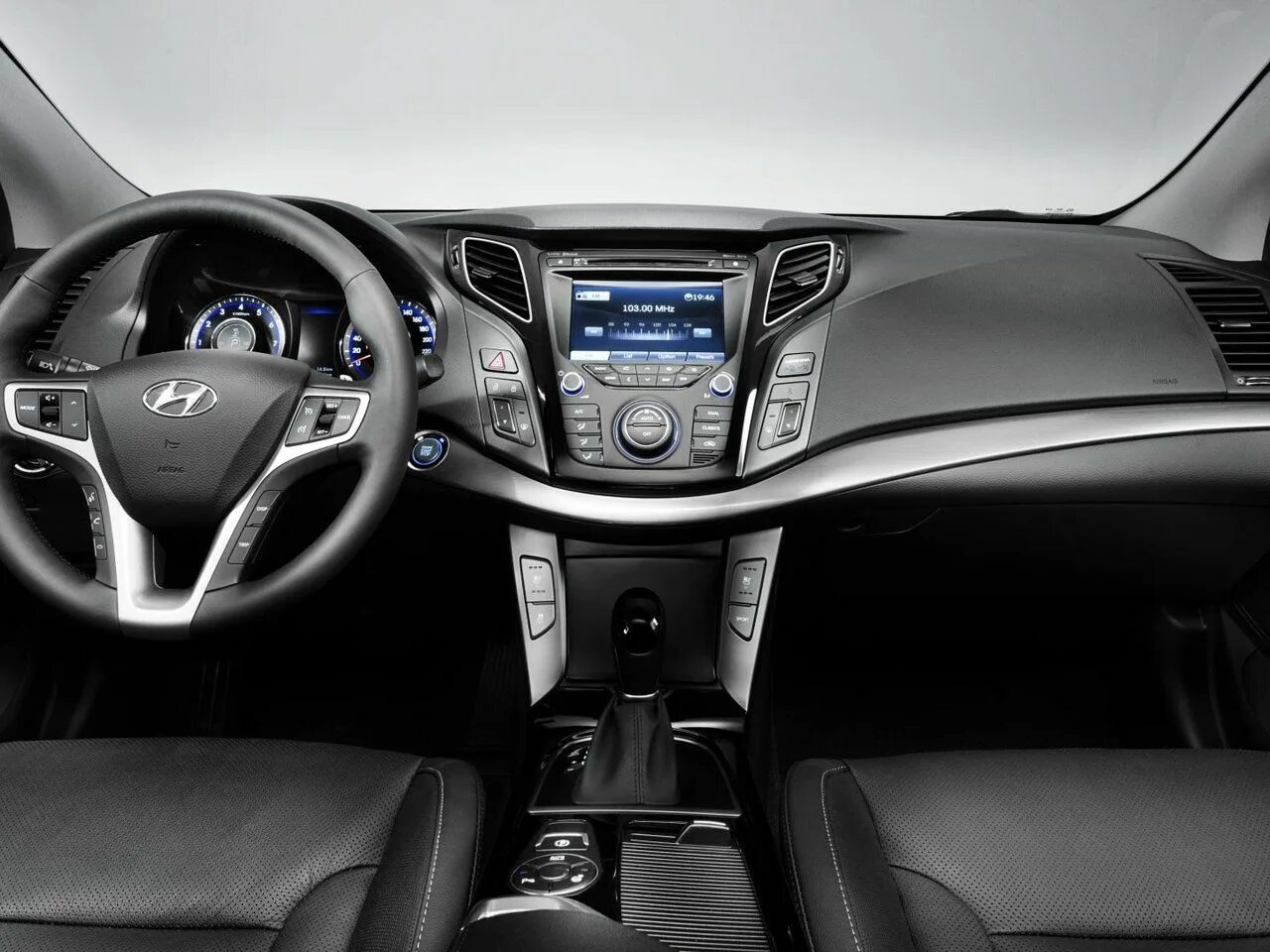 I40 hyundai интерьер. Hyundai i40 wagon 2018. Хендай ай 40 салон. Hyundai i40 wagon салон. Hyundai i40 салон.