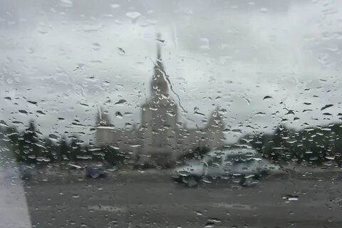 Москва сегодня ветер дождь