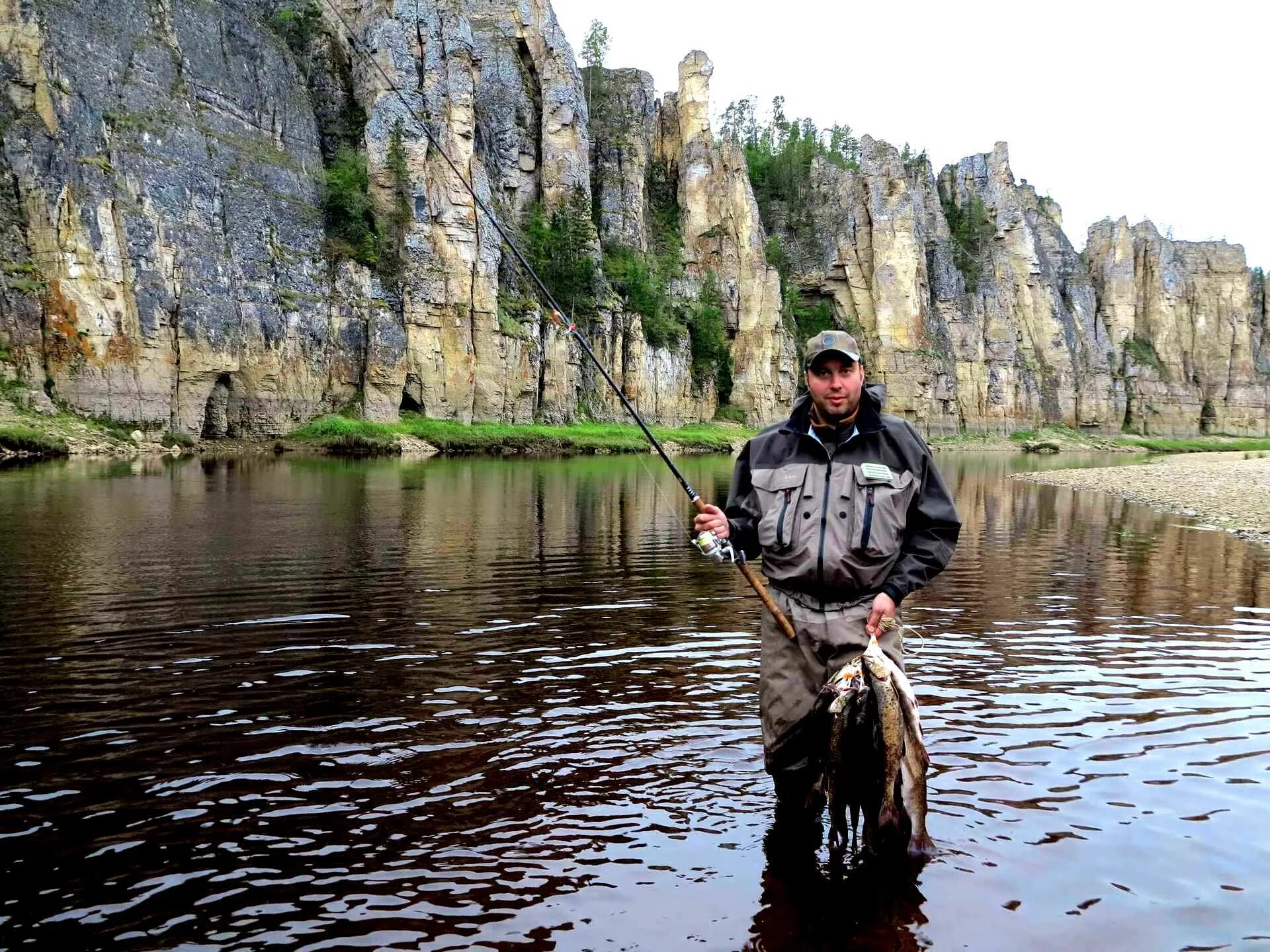 Рыбалка Саха Якутия. Охота на тайменя в Якутии. Рыбалка на реках Якутии. Охота якутске