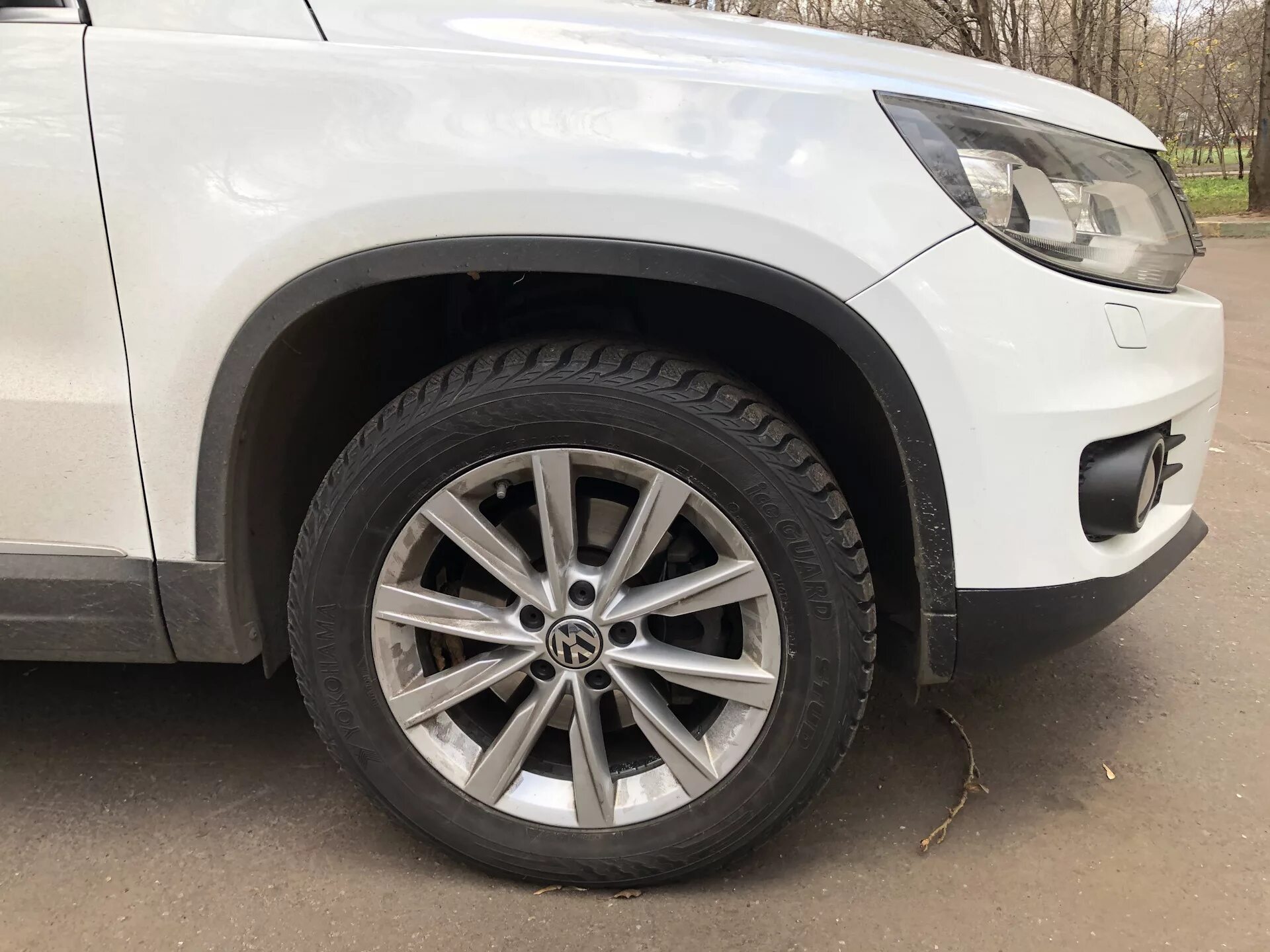 Шины 235 55 тесты. 235/55 R17. 235/60 R16 Tiguan. 215 55 R17 на Фольксваген Тигуан. 235/55 R17 Tiguan.