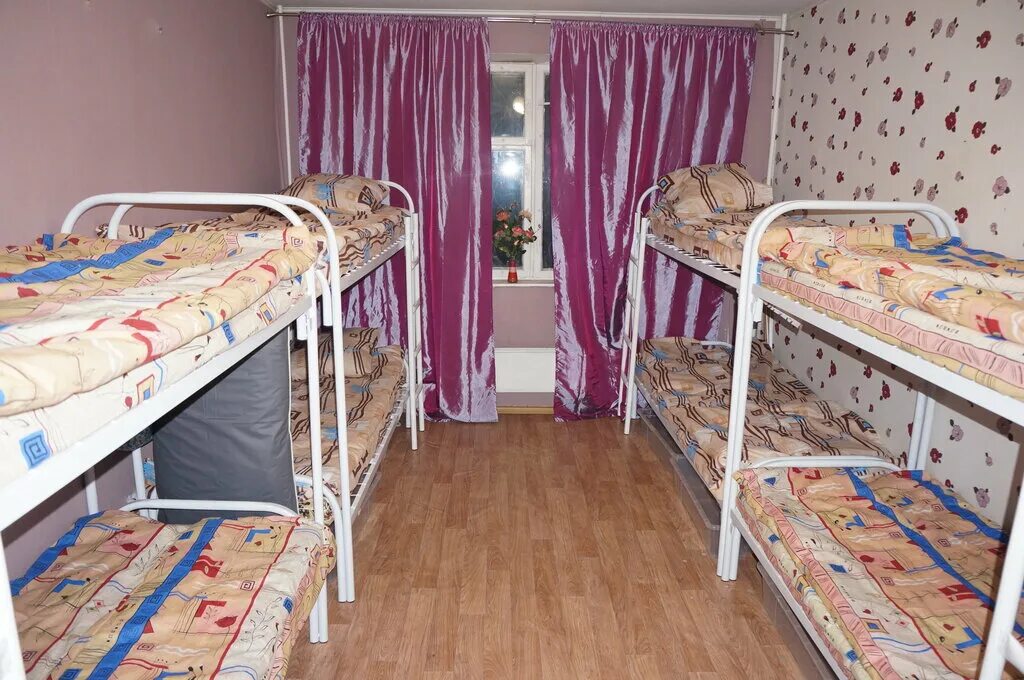 Местные 18. Турбаза молодость. Хостел чили в сочи. База юность лосево. База большие камни на вуоксе.