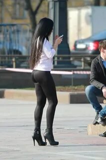 С жопами на улице