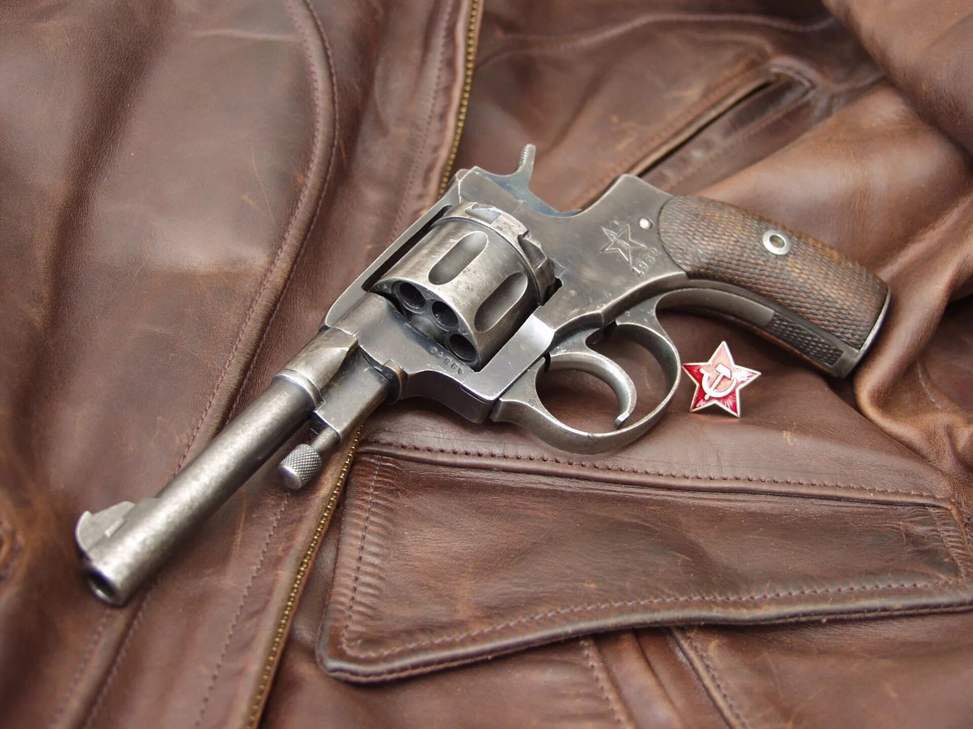 смит и вессон. Colt 1873 7. кольт револьверы colt. наган 1895. револьвер системы нагана.