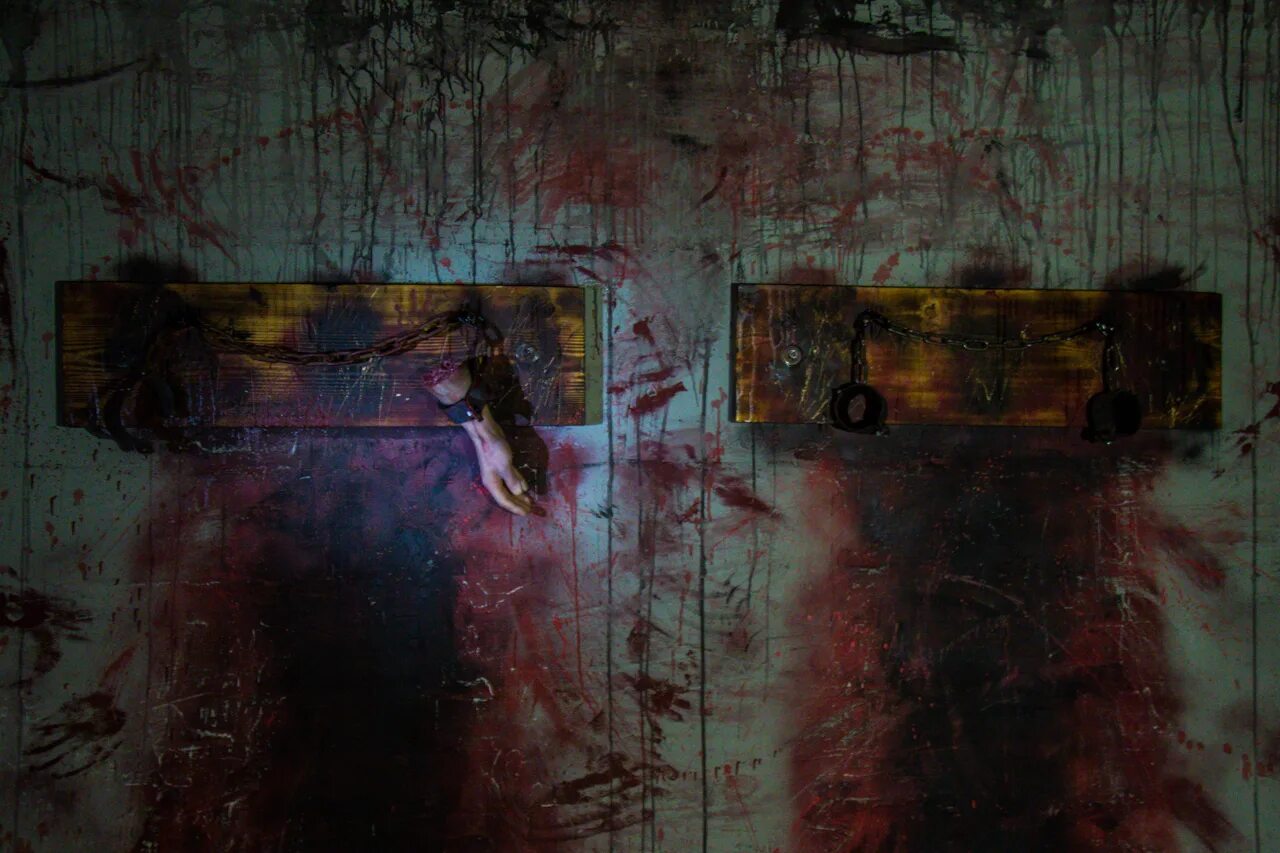 квест выход орел. выход хозяин. квест семь грехов хабаровск. квест хозяин хабаровск. квесты в абакане страшные.