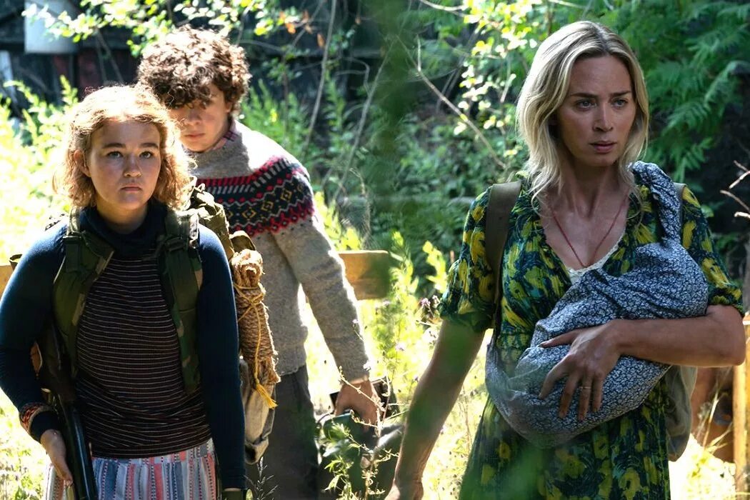 Марианна сериал нетфликс ведьма. Шкатулка дьявола: пробуждение зла фильм 2022. Hereditary фильм 2018. Тихое место фильм. Преследование фильм.