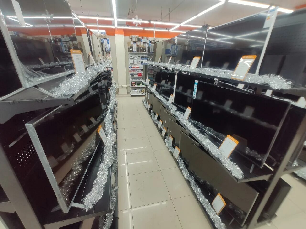 Днс озерск. Днс димитровград график работы. Магазин электроники димитровград. Магазин днс в димитровграде. Димитровград торговые центры.