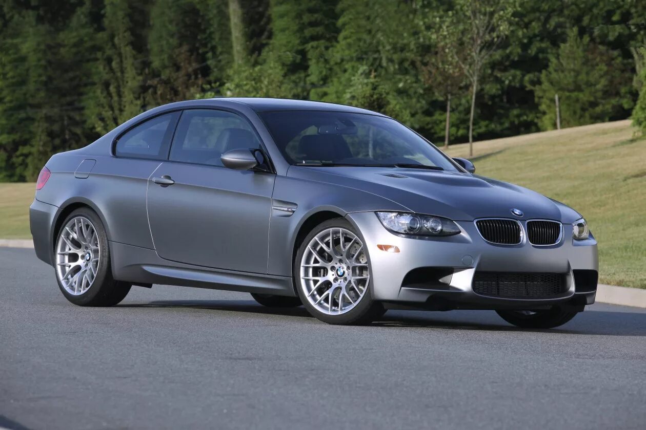 Какая бмв м3. BMW m3 Coupe. BMW m3 Coupe 2011. BMW m3 e92 Coupe. Gray BMW m3 e92.