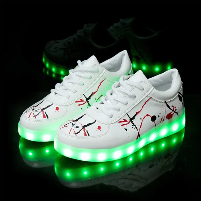 Кроссовки со светящейся подошвой. Кроссовки с подзарядкой. Кроссовки marmalato светящиеся. Кеды с подзарядкой. Светящиеся кроссовки для мальчиков с подзарядкой скетчерс.