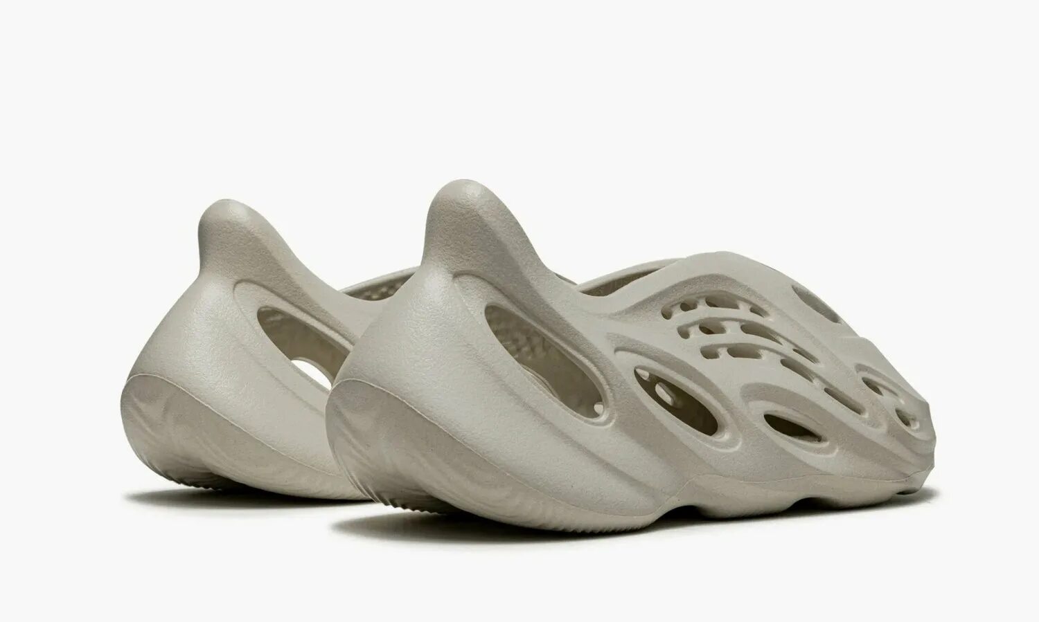 Adidas yeezy foam runner черные. Весенние тапочки foam rnnr. Yееzу fоаm runnеr. Adidas yeezy foam runner мужские. Адидас foam runner.