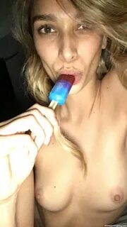 Домашние селфи April Love Geary 