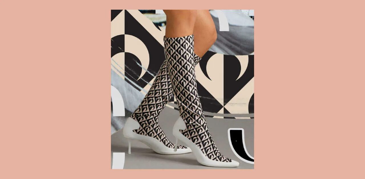 Блоггер с носком на вечеринке. Marine serre сапоги с принтом. носок блоггер. jimmy choo it it 2018 2019 и 2025 года список.