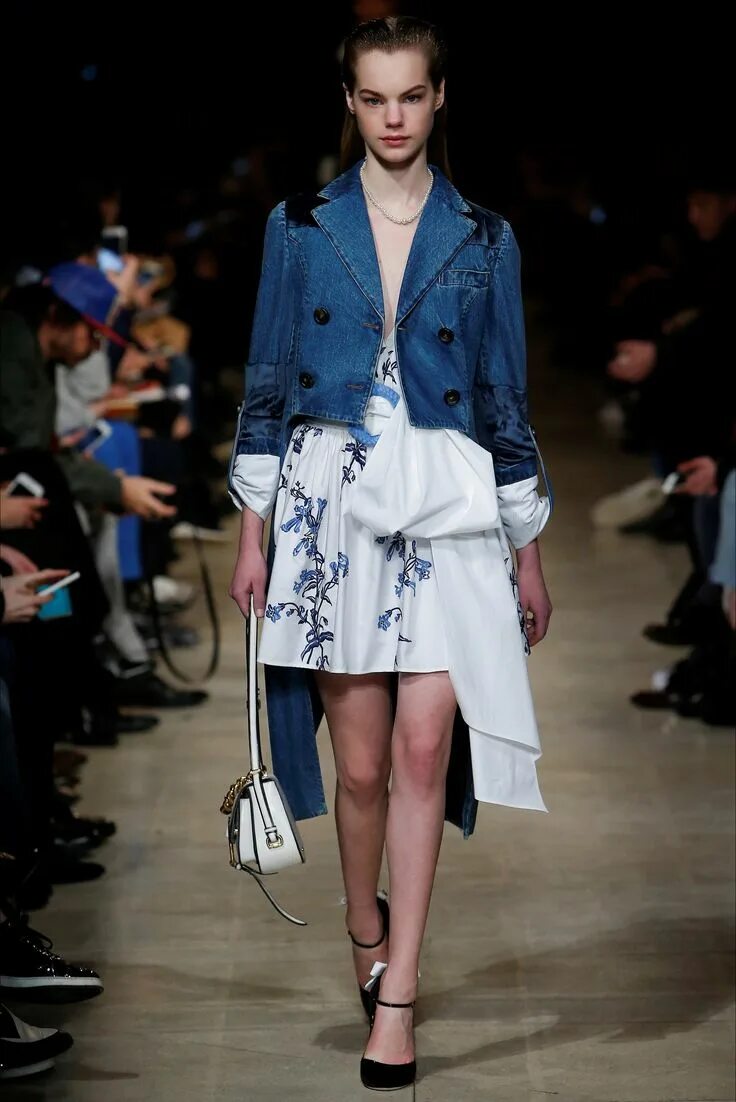 Миу миу показ. Миу миу одежда. miu miu коллекция 2025. miu miu campaign 2025.