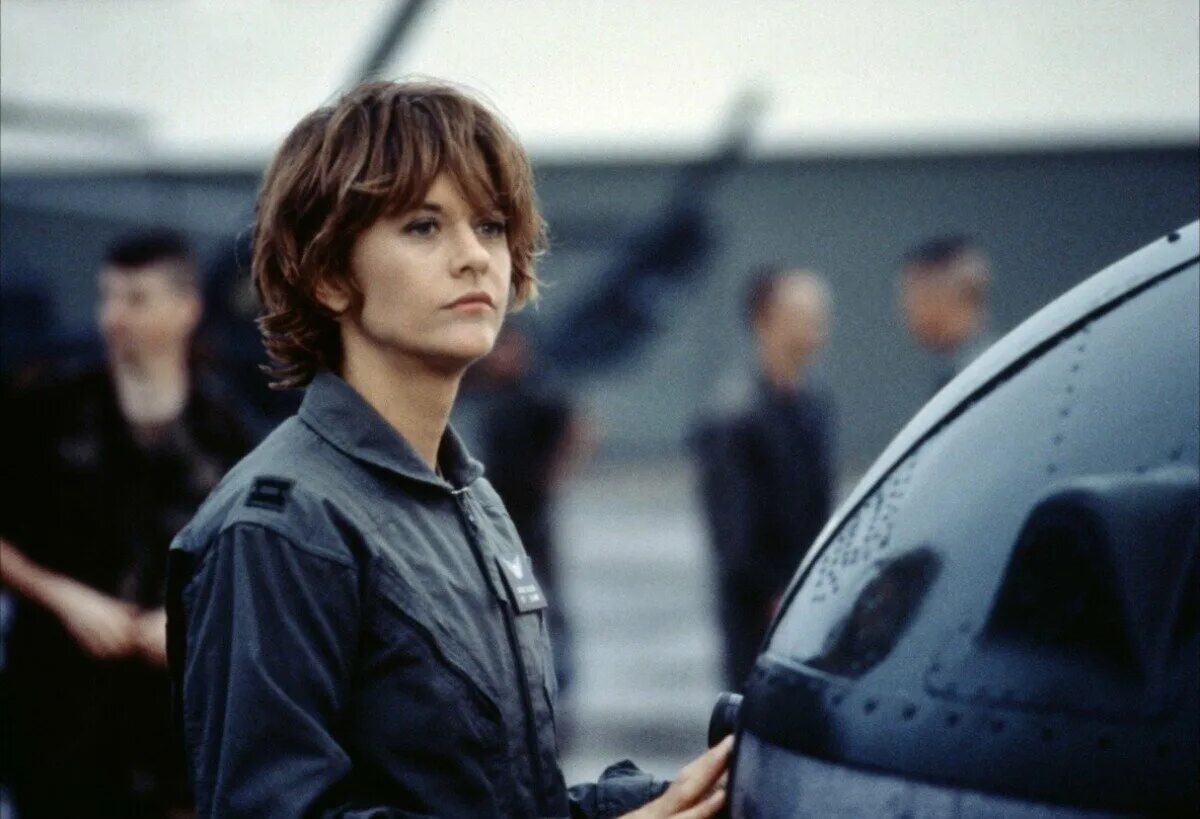 Мужество в бою 1996. Мужество в бою фильм 1996. Мужество в бою фильм 1996. Мег райан мужество в бою. Courage under fire 1996 постер.