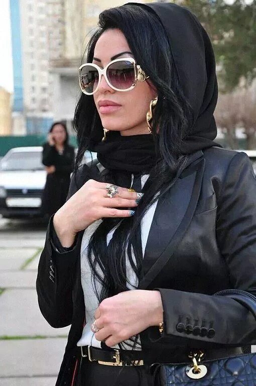 Шабнами сурае 2022. Муж шабнами сураё. Холид зохир. Шабнам 2022. Сколько лет шабнам сураев.