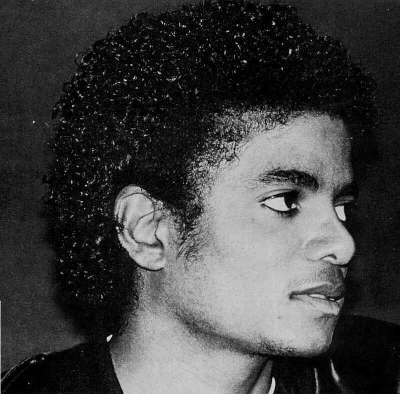 Pin by Martyna on Michael Jackson Michael jackson smile, Michael jackson pics, M
