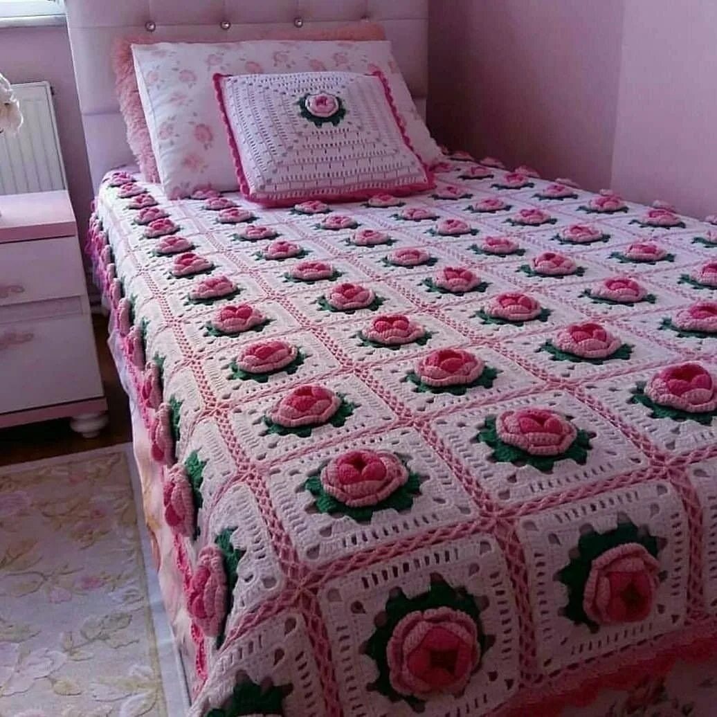 Вязаные пледы крючком. Вязаный плед квадратами. Покрывало вязаное крючком. Плед вязаный. Красивый плед на диван.