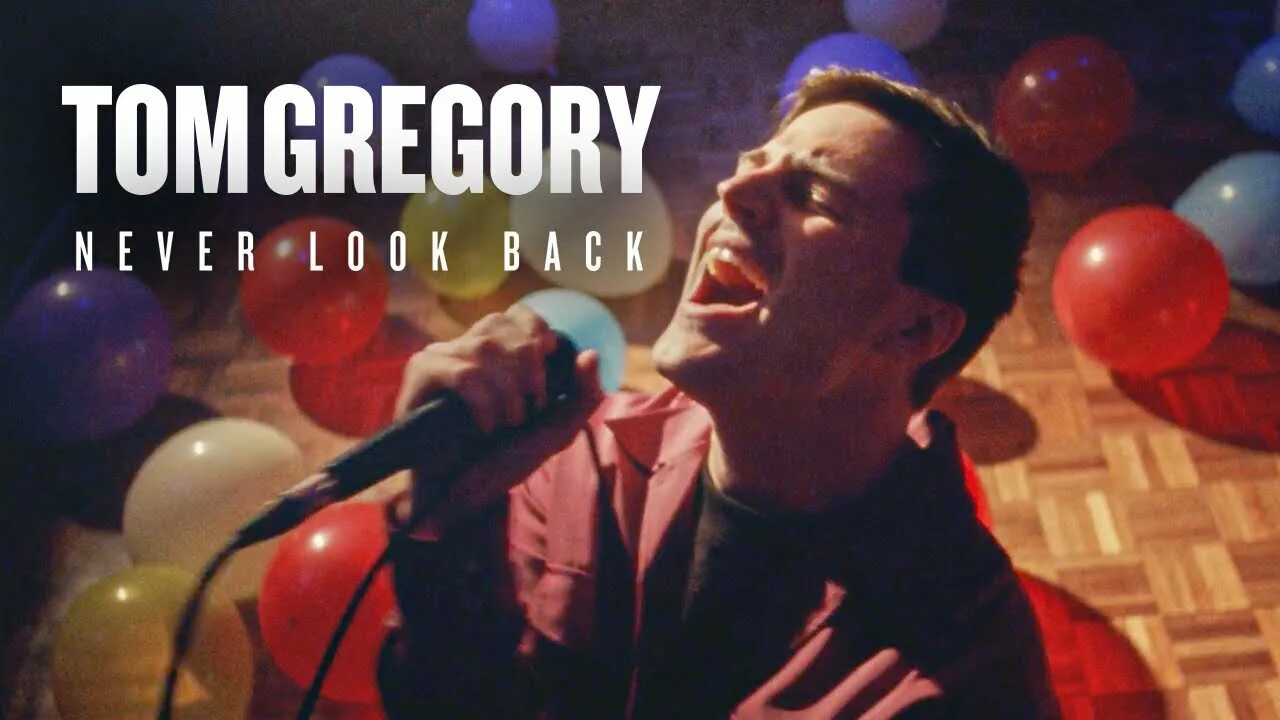 Tom gregory. Tom Gregory footprints. Том Грегори  Heartbreak. Vize_amp_Tom_Gregory_-_never_Let_me_down. D wait ролик трек.