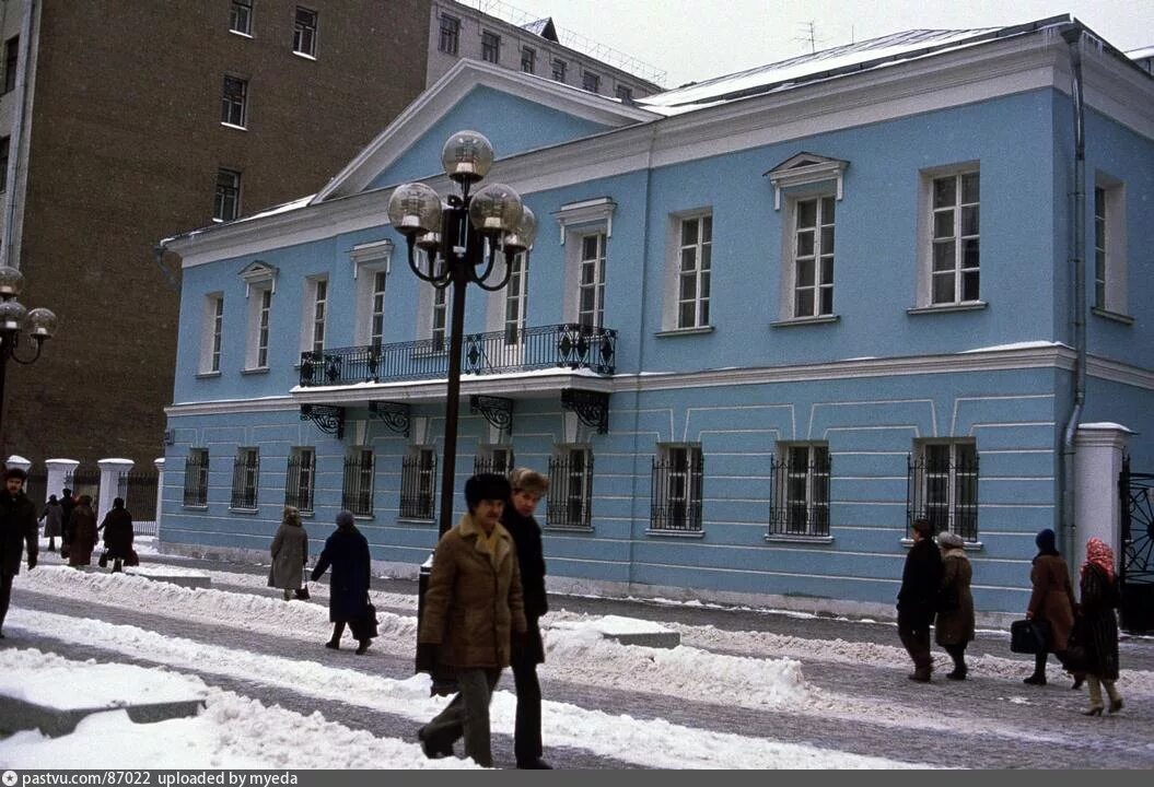 Мемориальная квартира. Арбатская 53 пушкин. Квартира музей на арбрт пушкина арбате. Дом пушкина в москве на арбате. Мемориальная квартира пушкина на арбате.