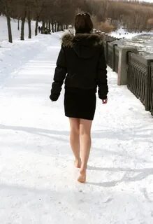 Бежать босиком по снегу